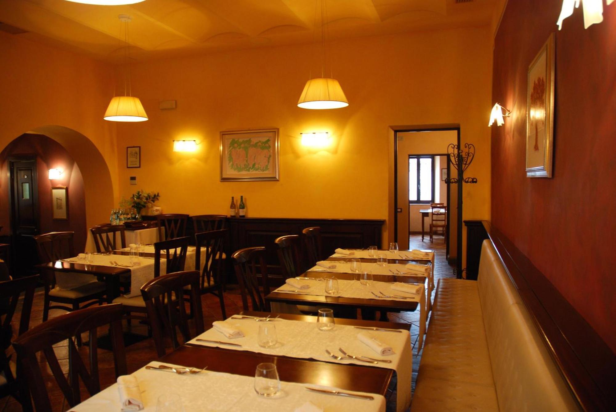 Locanda Le Logge Urbisaglia Buitenkant foto