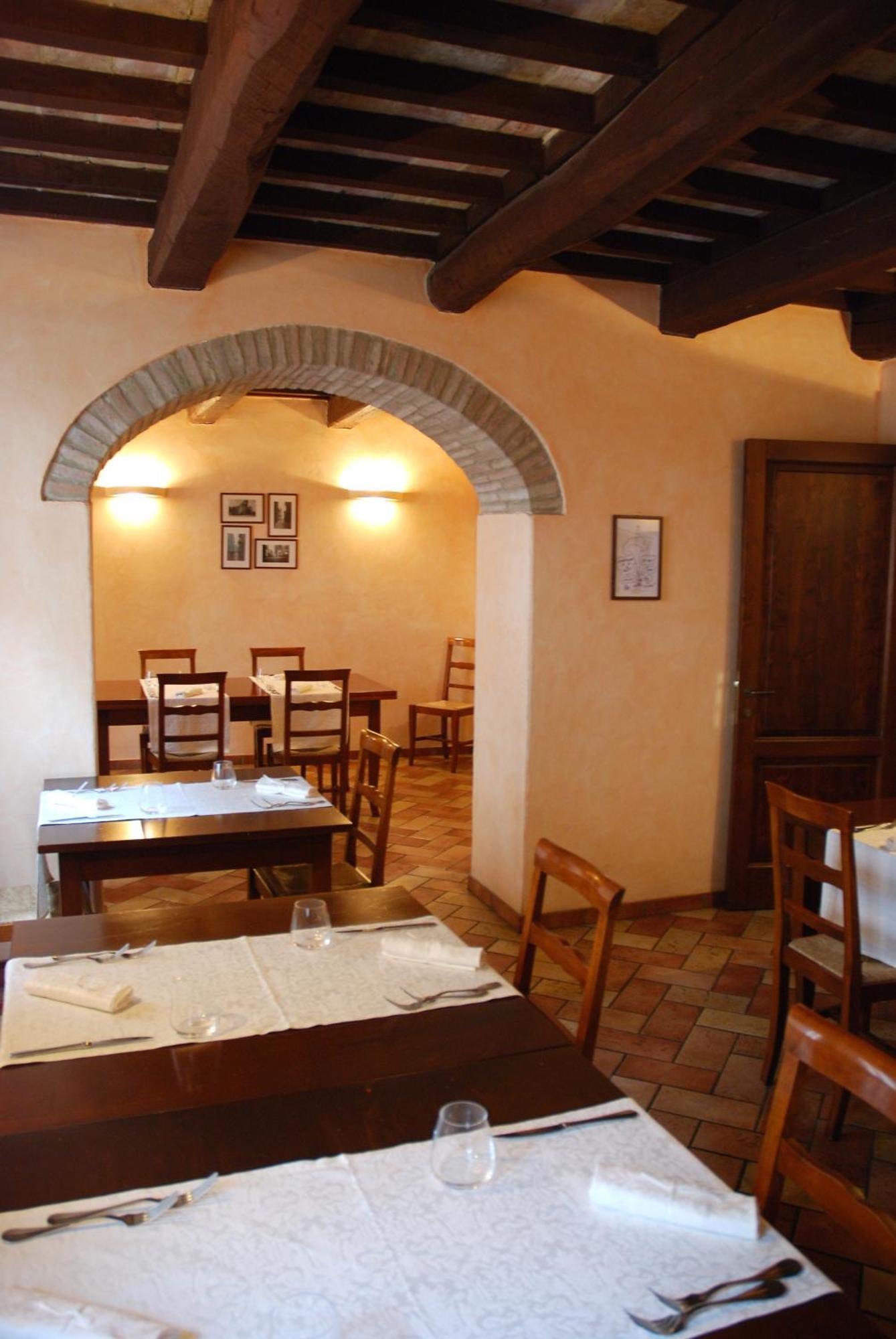 Locanda Le Logge Urbisaglia Buitenkant foto